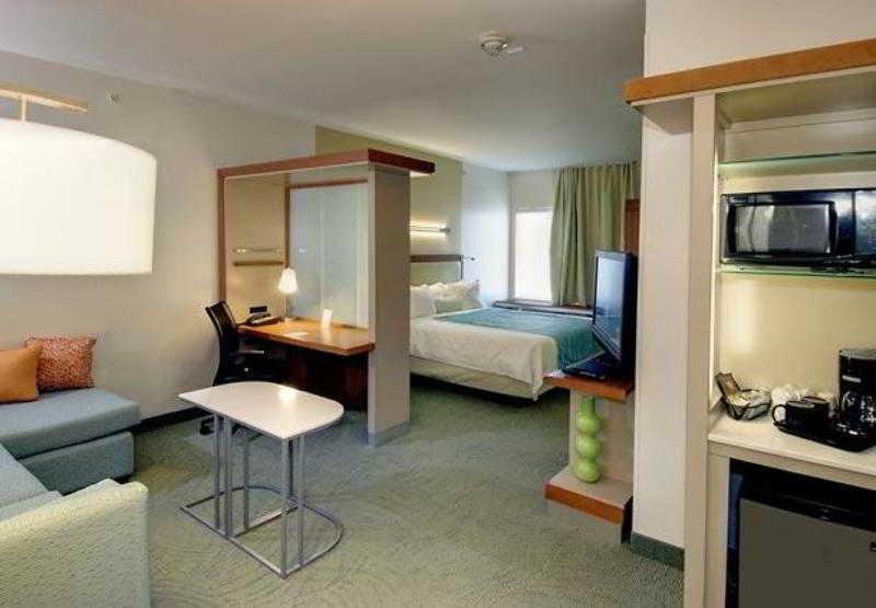 สปริงฮิลล์ สวีท ซานอันโตนิโอ แอร์พอร์ต Hotel ภายนอก รูปภาพ